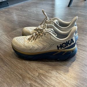 Hoka Clifton 8